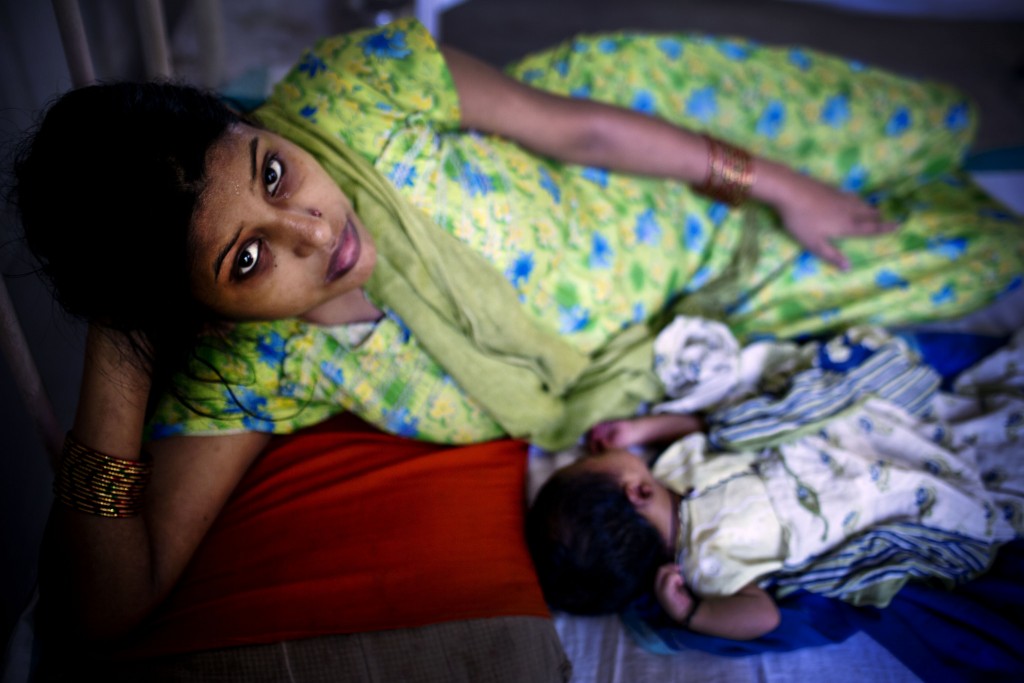 Mother and newborn in Allahabad, India